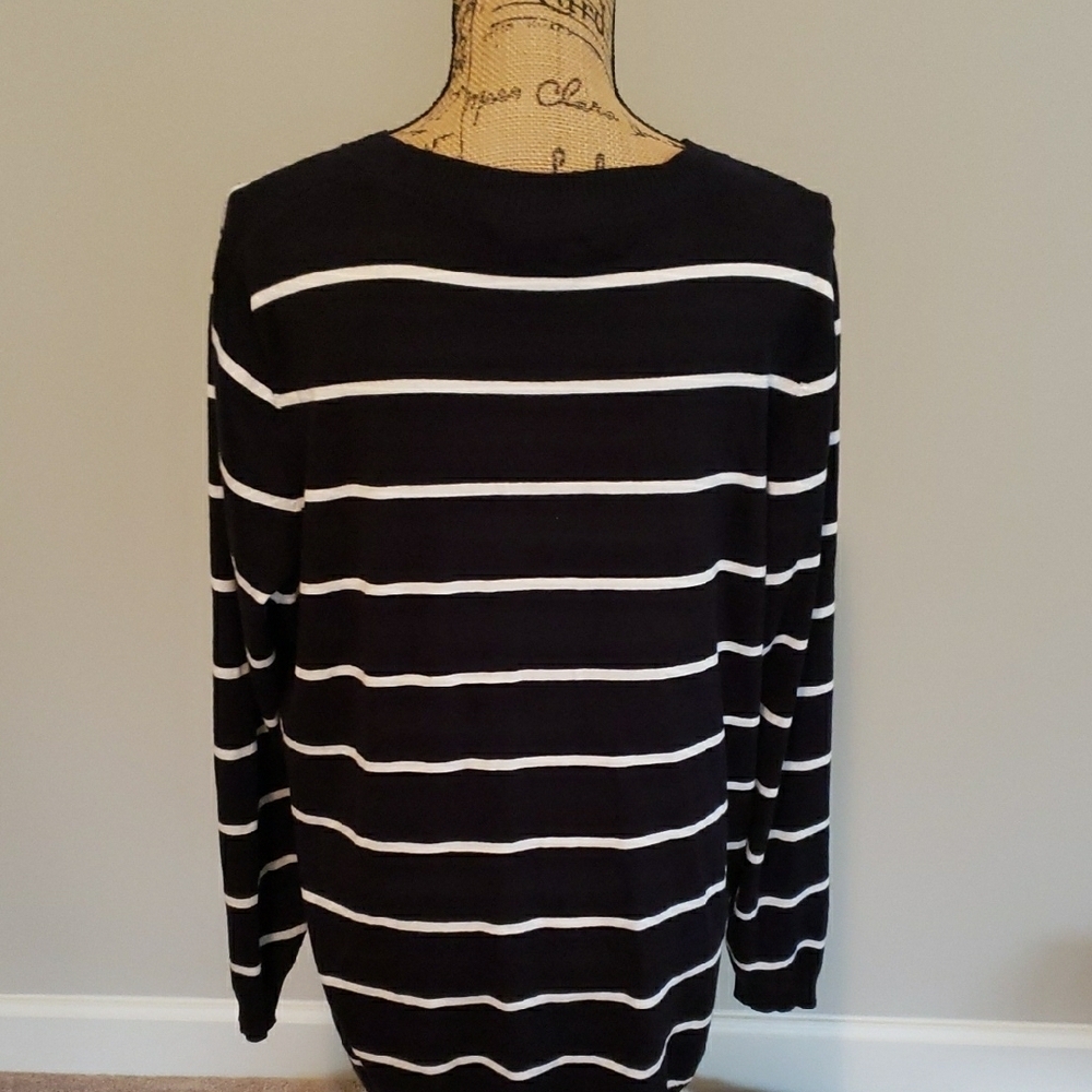 41 Hawthorn Black and White Long Sleeve Sweater - Picture 3 of 5